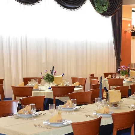 Rosamarina فندق 3*