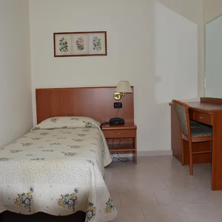 فندق Rosamarina 3*